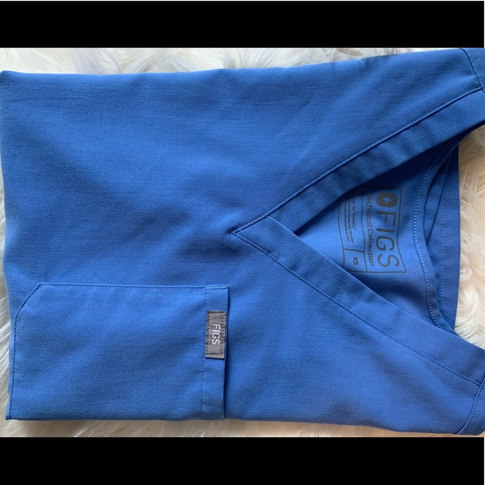 Figs: Catarina One Pocket Ceil Blue Scrub Top